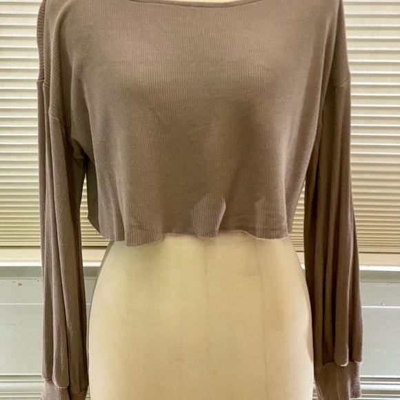 BLUE BLUSH Los Angeles long sleeve crop top - Picture 2 of 7